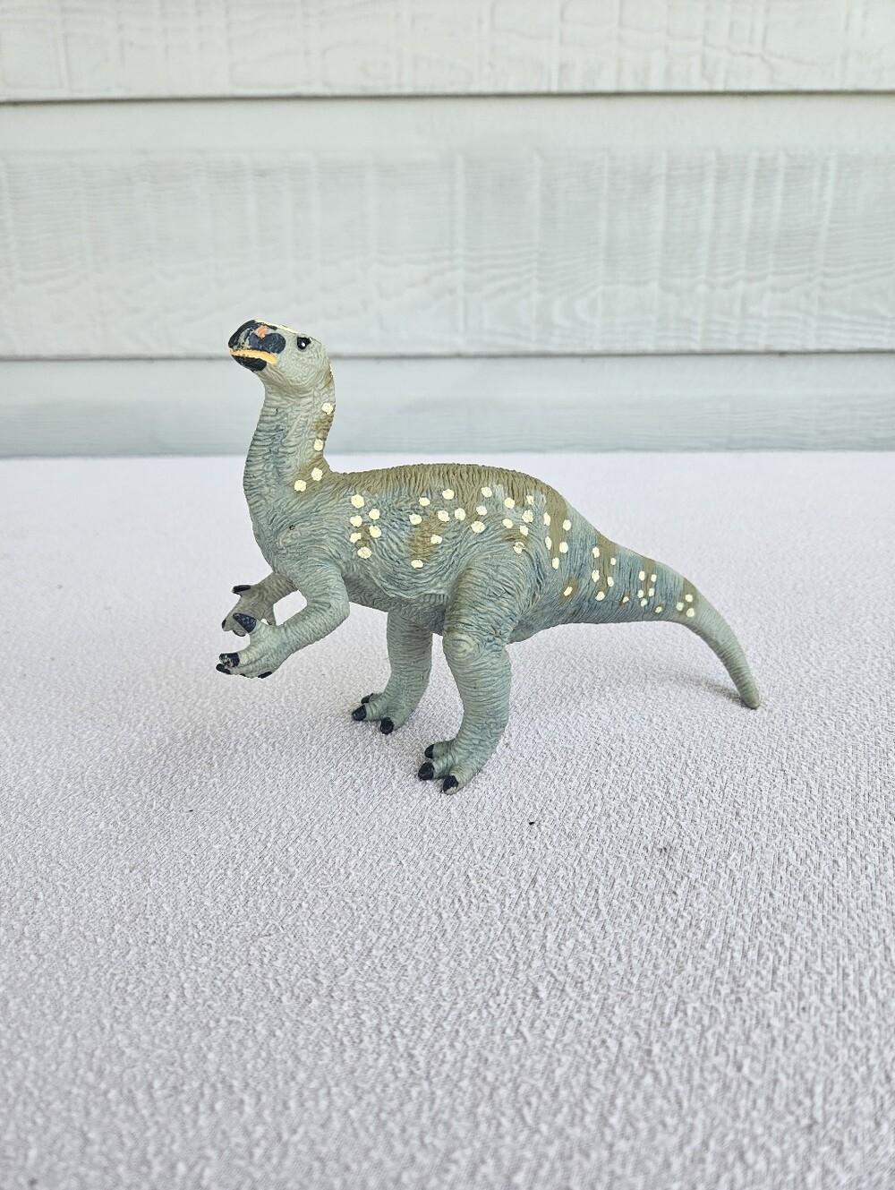 Safari LTD Iguanodon Dinosaur Figure Retired 1992 Carnegie Collectible Model